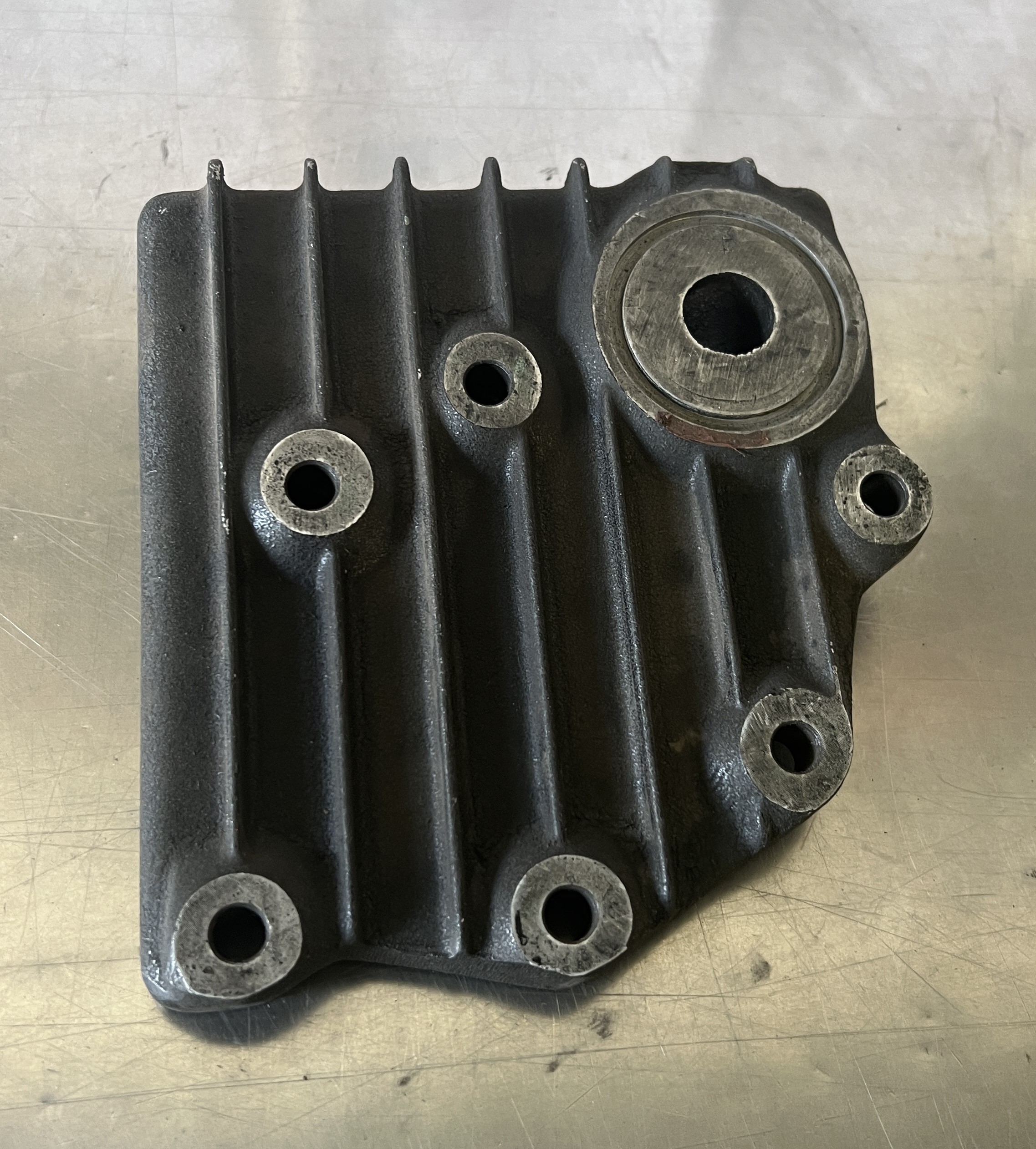 Lamborghini V12 - Front Bracket / Halter vorne