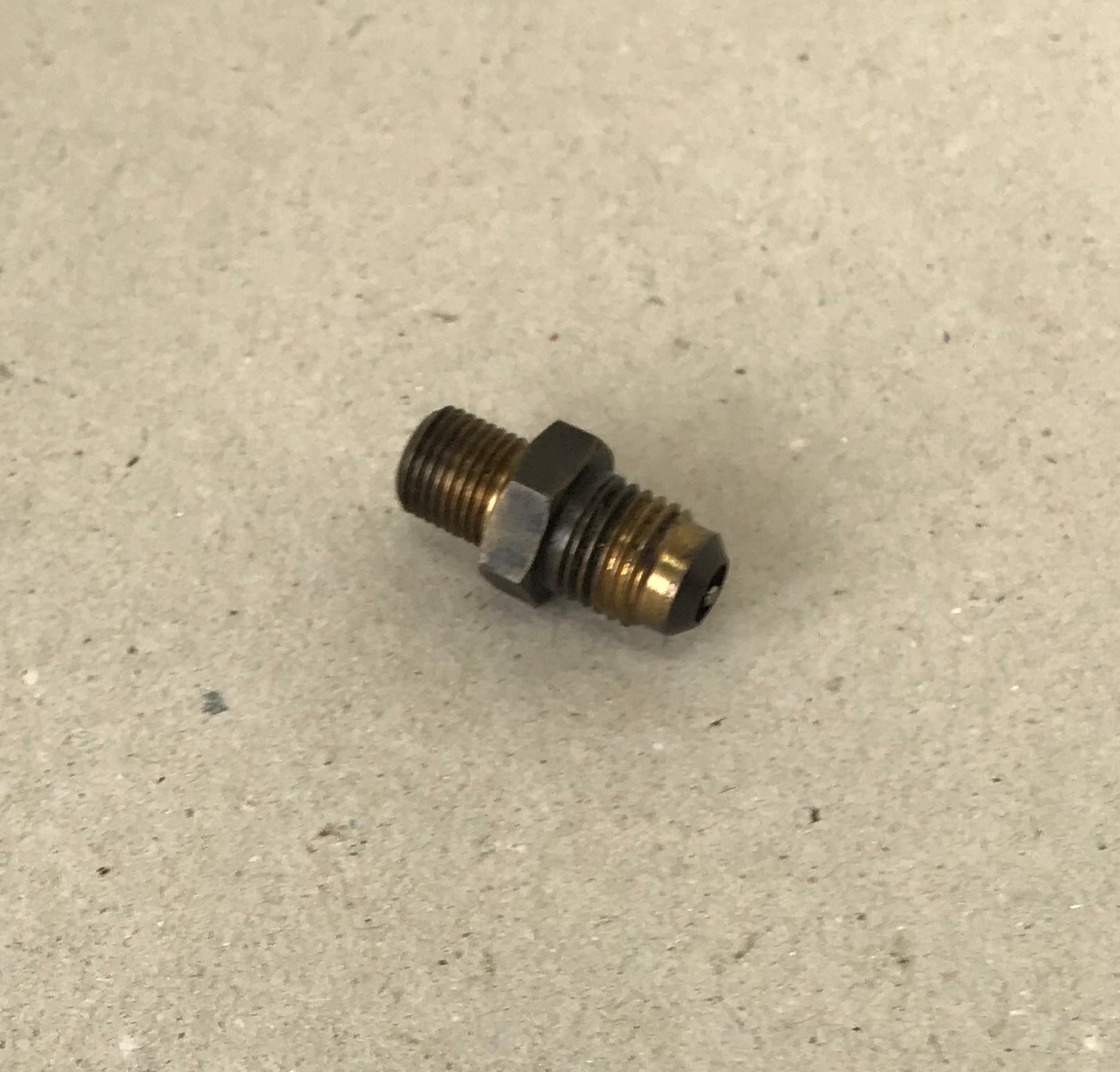 Valve for AC Connection / Ventil für Klimakompressor Anschluss