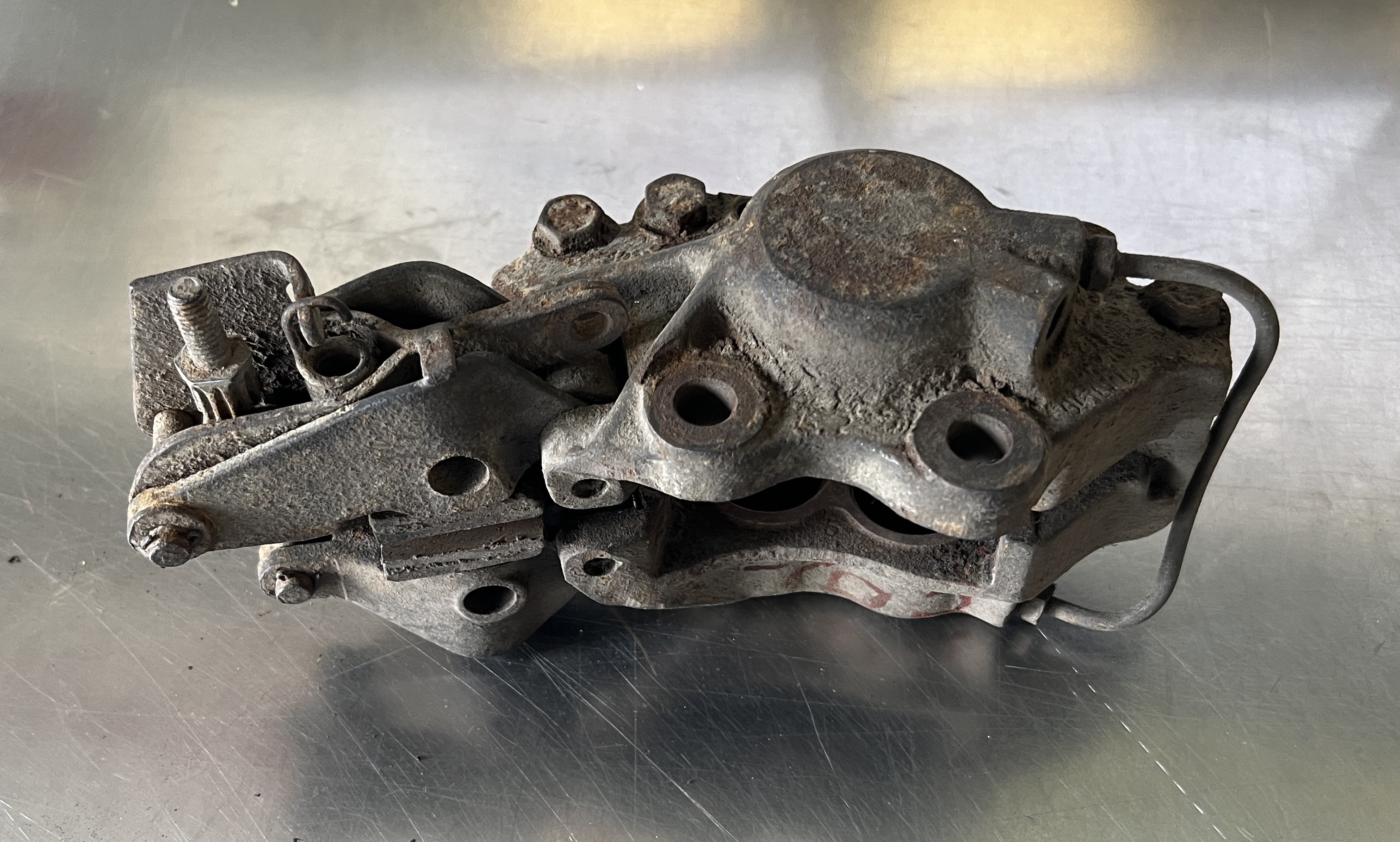 Lamborghini - Rear Brake Caliper RH Girling / Hinterer Rechter Bremssattel Girling  