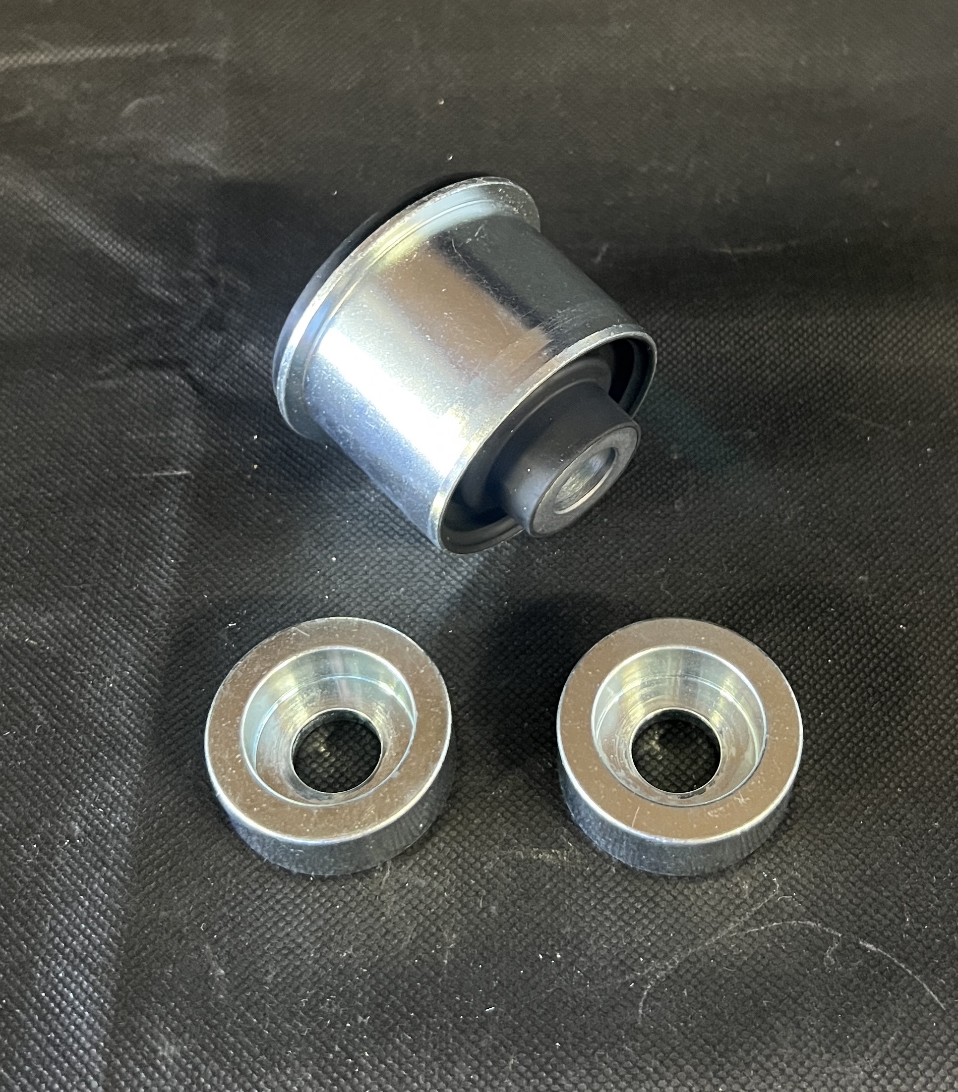 Rear Bushing for Front Lower Wishbone / Traggelenk für vorderen Lenker unten 