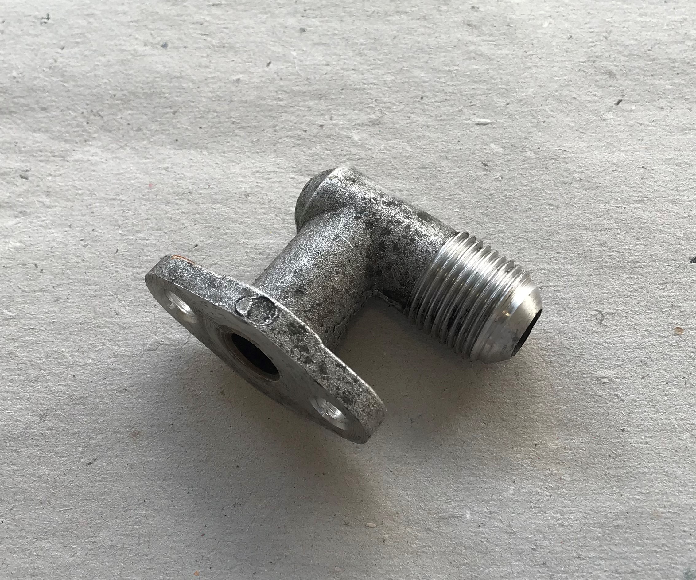 AC Exhaust Valve / Klimakompressor Anschluss