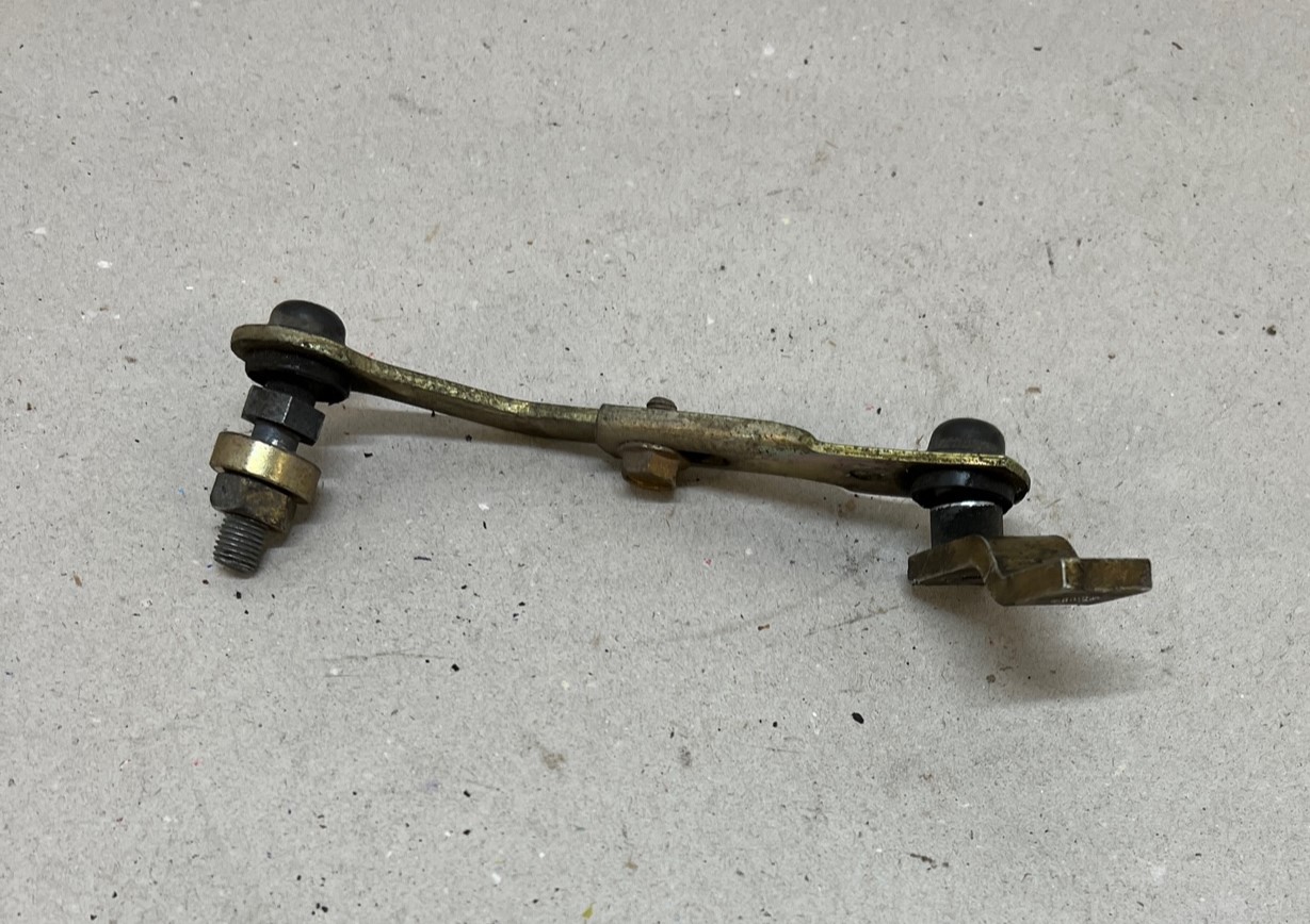 Ferrari 456 - Headlight Lifting Connection / Gestänge für Klappscheinwerfer