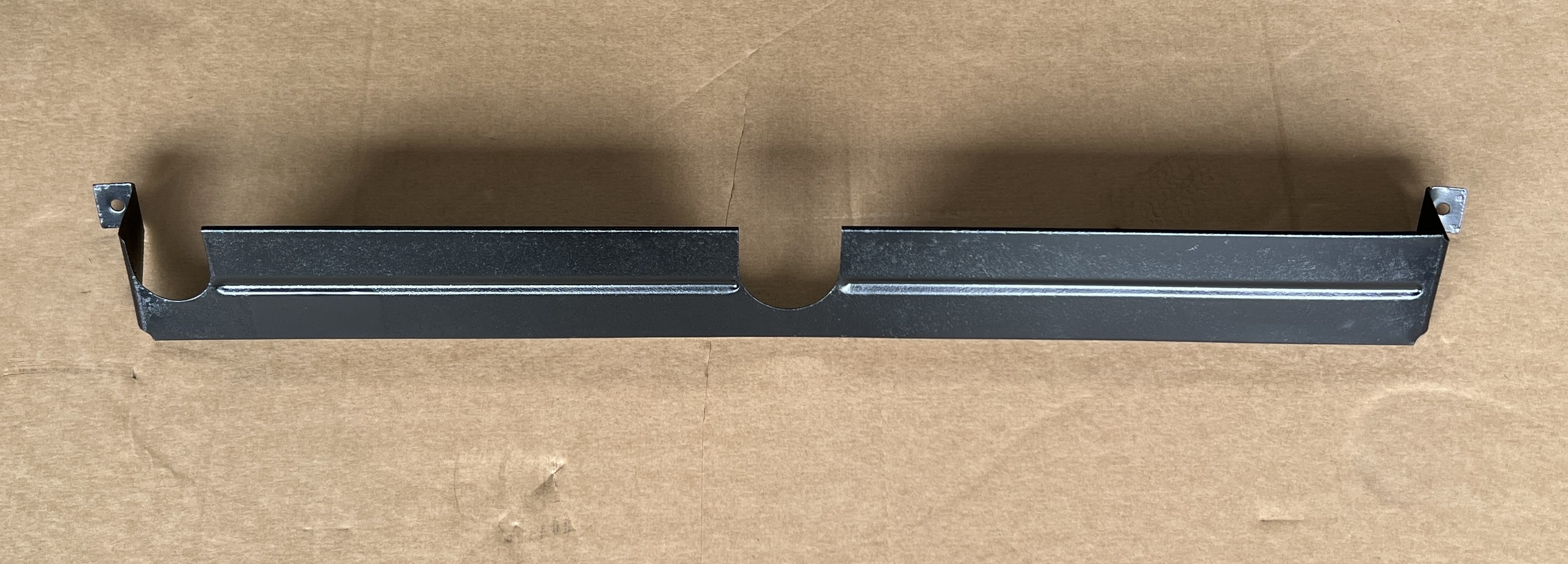 Ferrari 365 GT4 2+2 - Radiator Bulkhead / Abdeckung Kühler