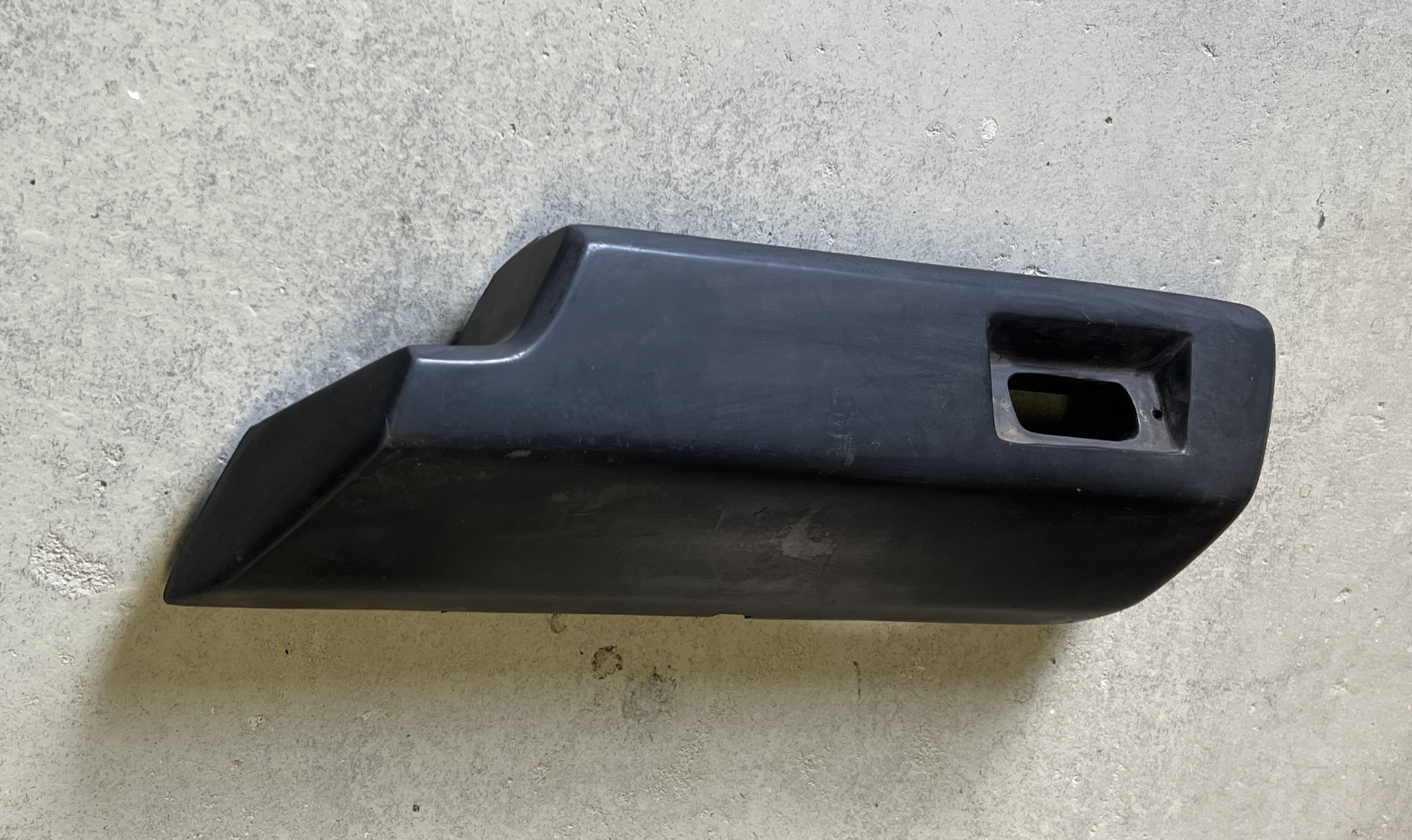 Lamborghini Urraco - Rear Right Bumper / Stoßfänger hinten rechts