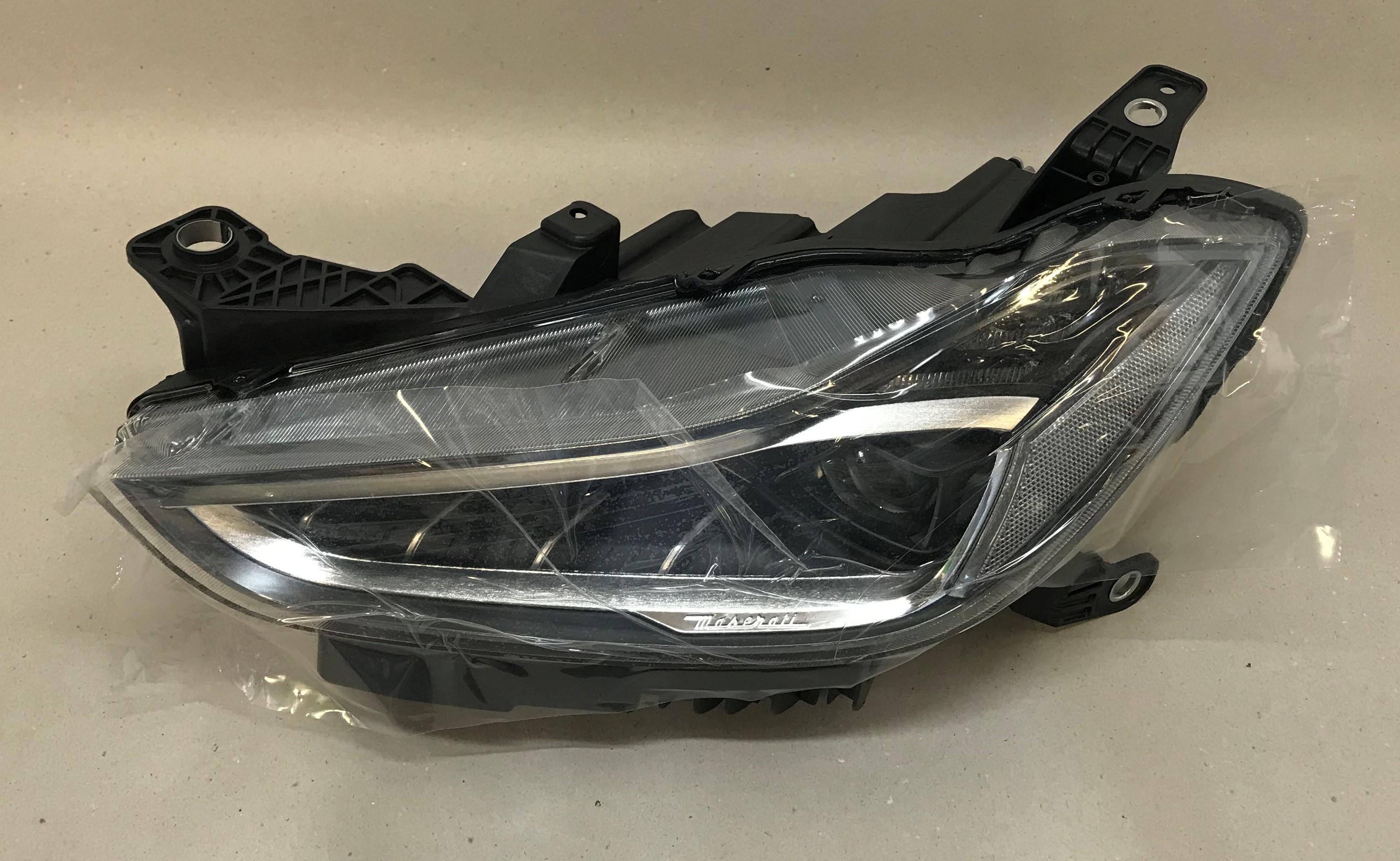 Maserati Led Front Headlamp Full Led LH / LED Scheinwerfer vorn links - Maserati Ghibli