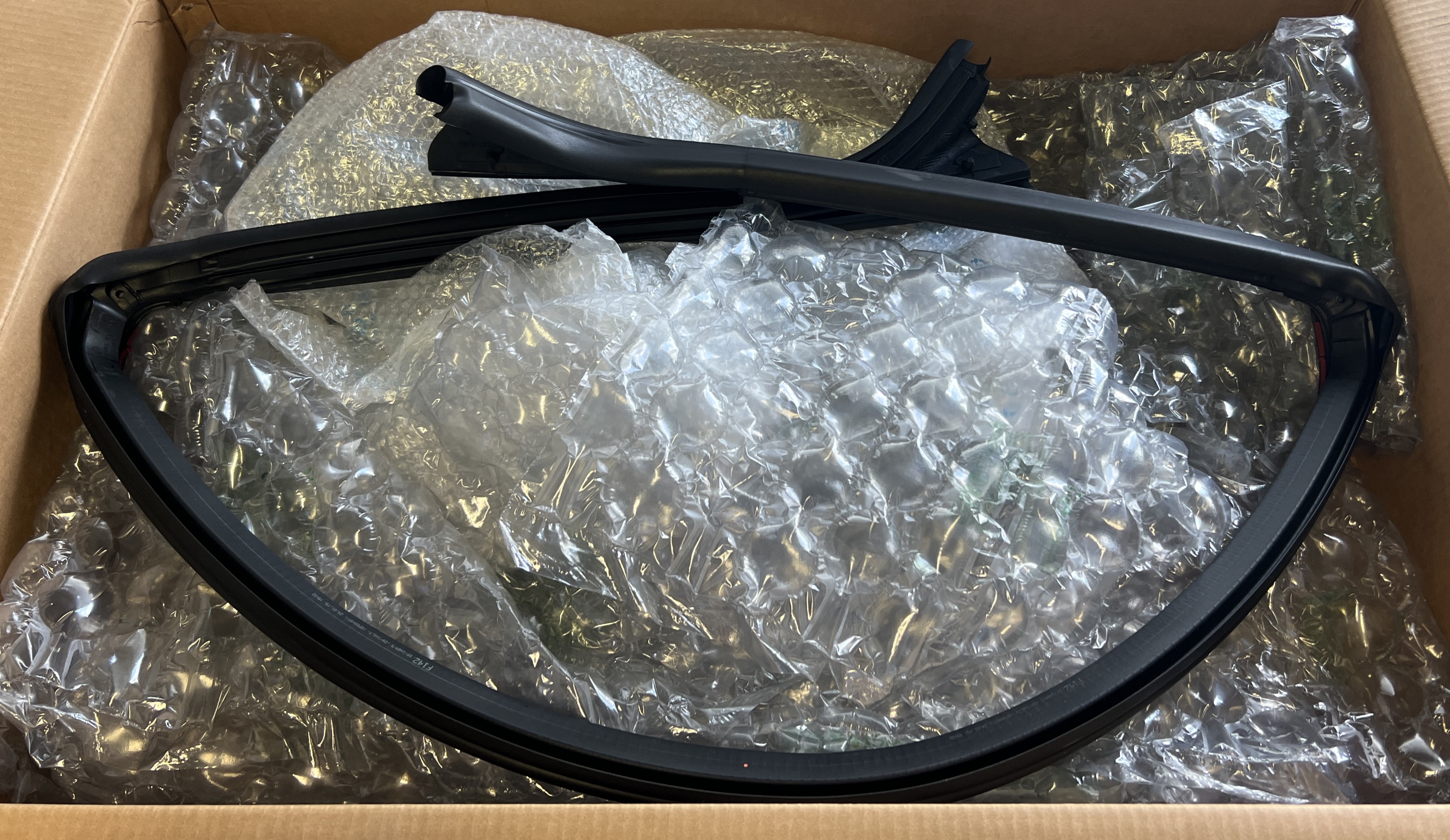Ferrari 458 488 Spider - Front Window Seal / Frontscheibendichtung