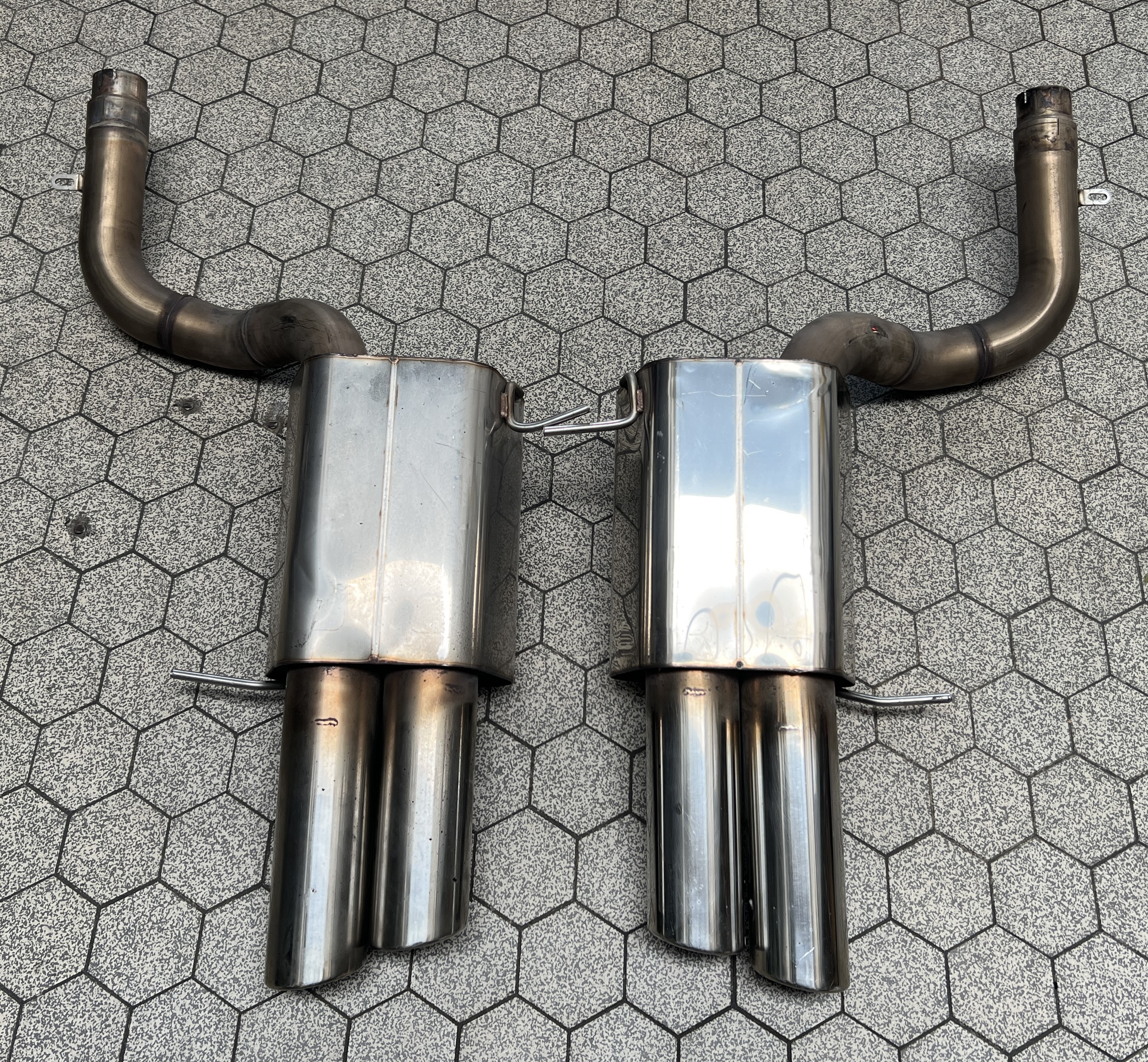 Maserati Quattroporte V M139 - Pair of rear Stainless Steel Exhaust Boxes / Paar Edelstahl Endtöpfe
