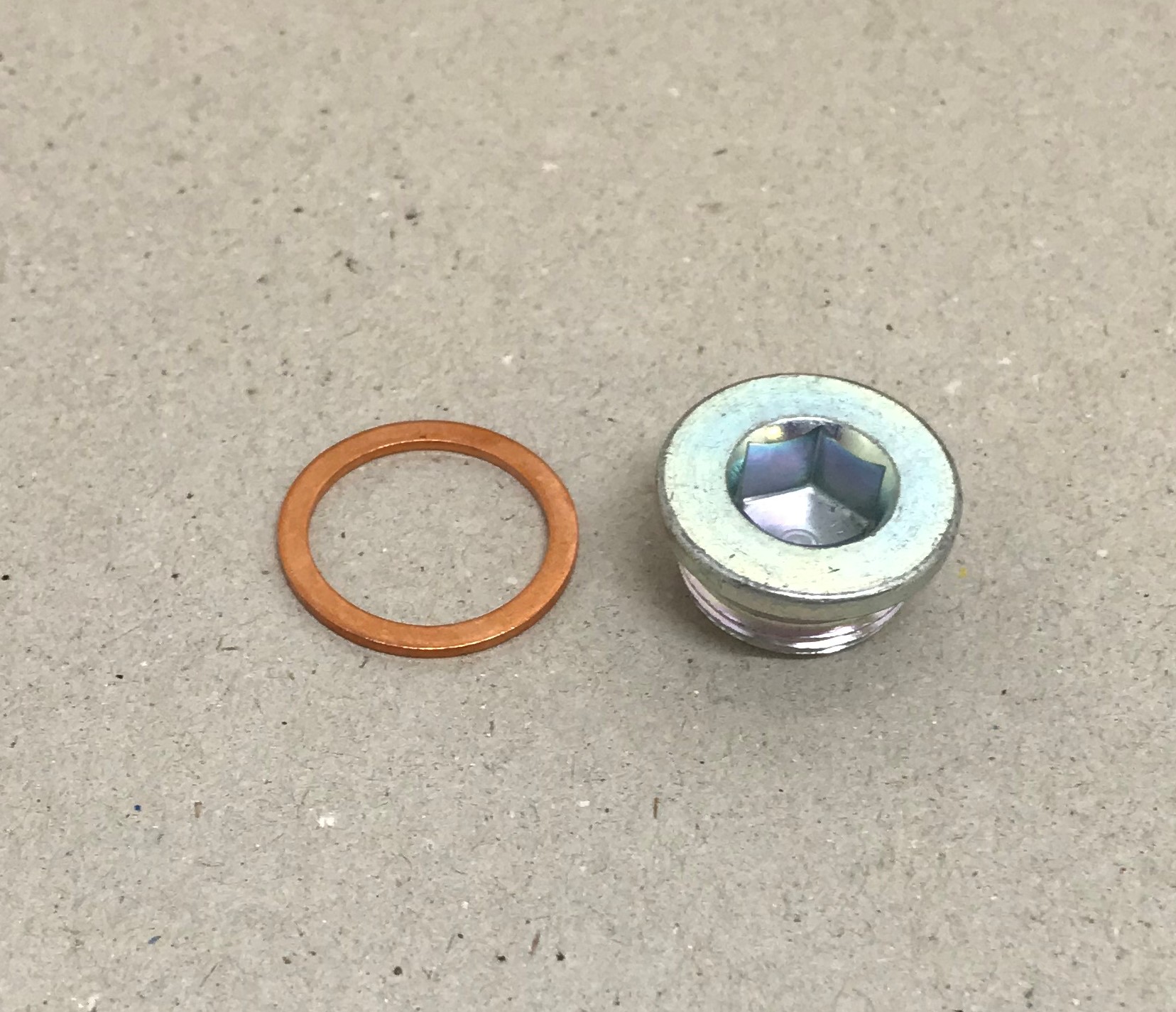 Drain Plug with Sealring / Ablassschraube mit Dichtring