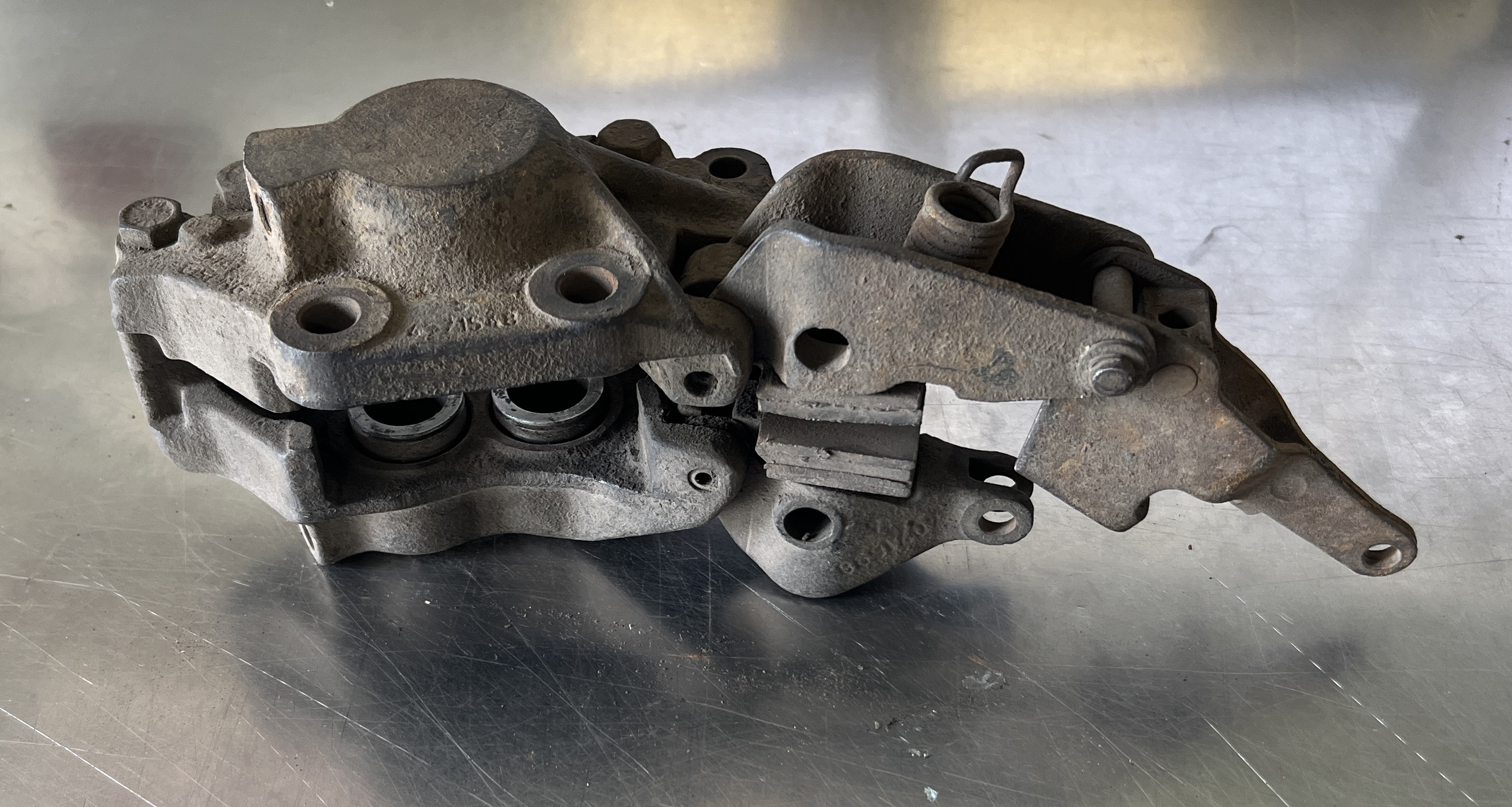 Lamborghini - Rear Brake Caliper LH Girling / Hinterer Linker Bremssattel Girling   
