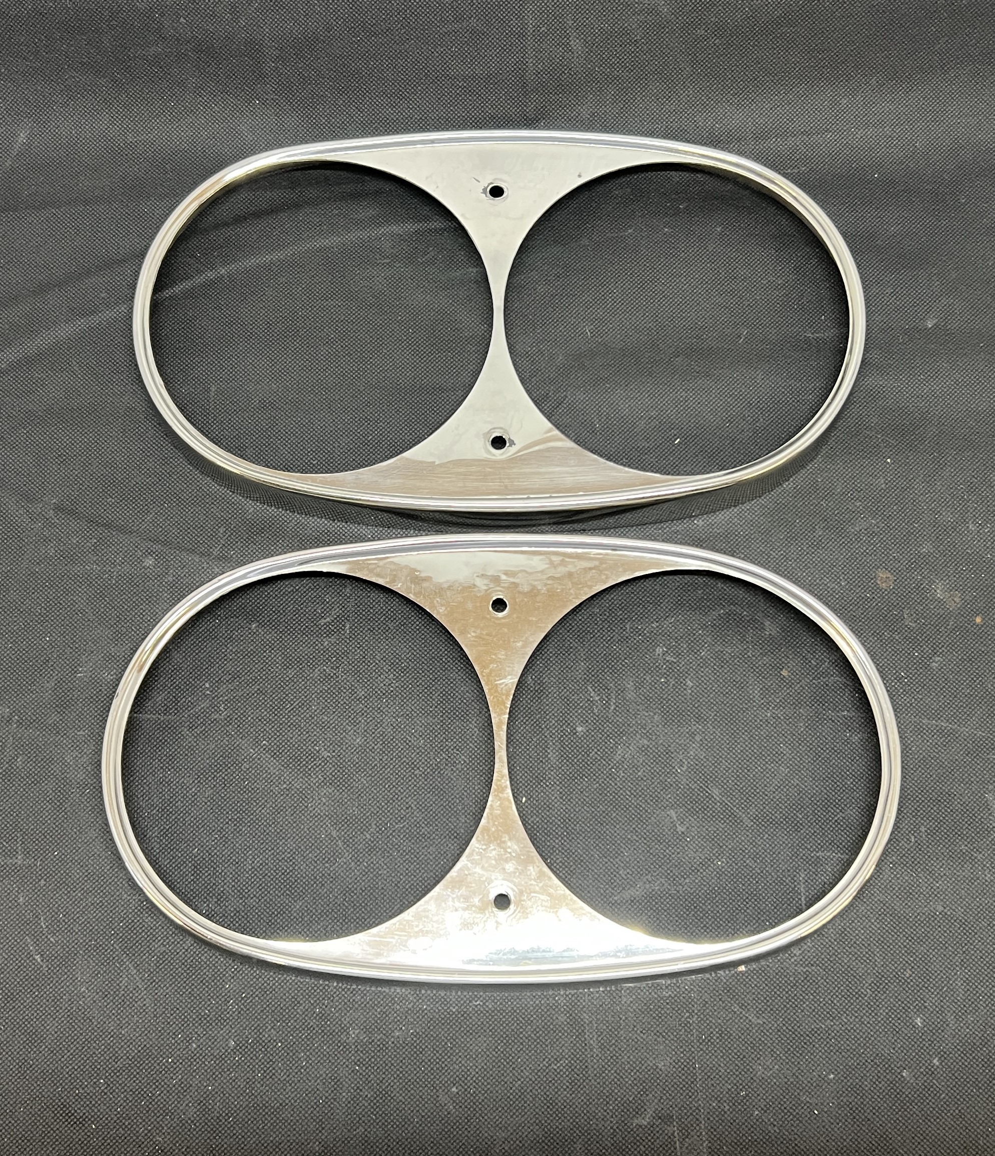 Lamborghini 400 GT 2+2 - Pair of Headlight Covers / Paar Abdeckungen für Scheinwerfer
