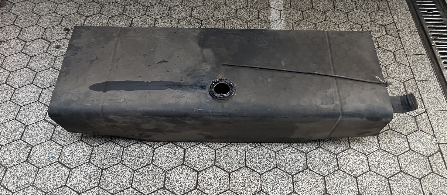 Lamborghini Jarama - Tank
