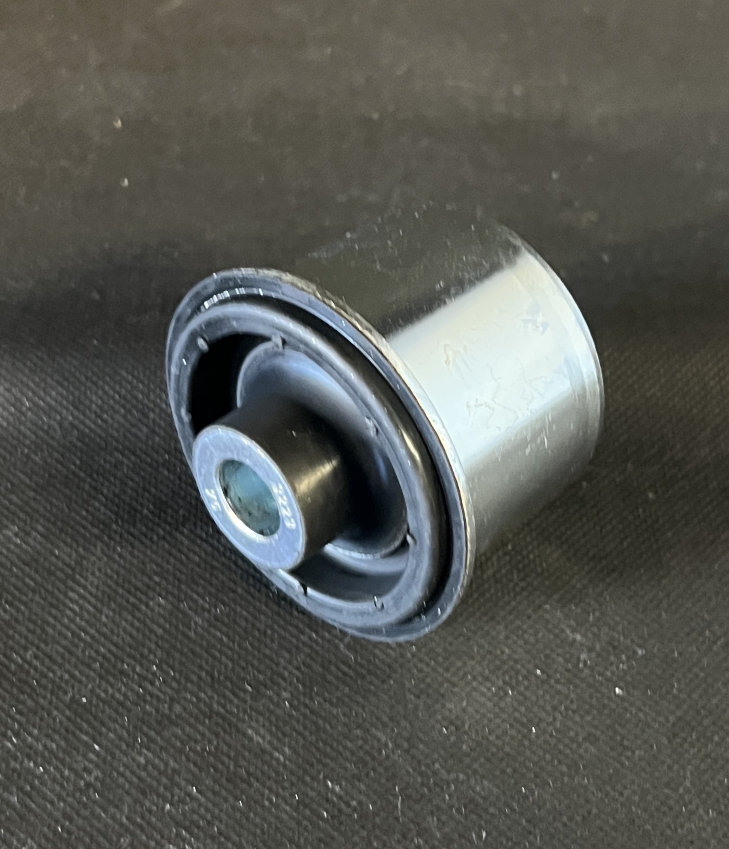 Rear Bushing for Front Lower Wishbone / Traggelenk für vorderen Lenker unten