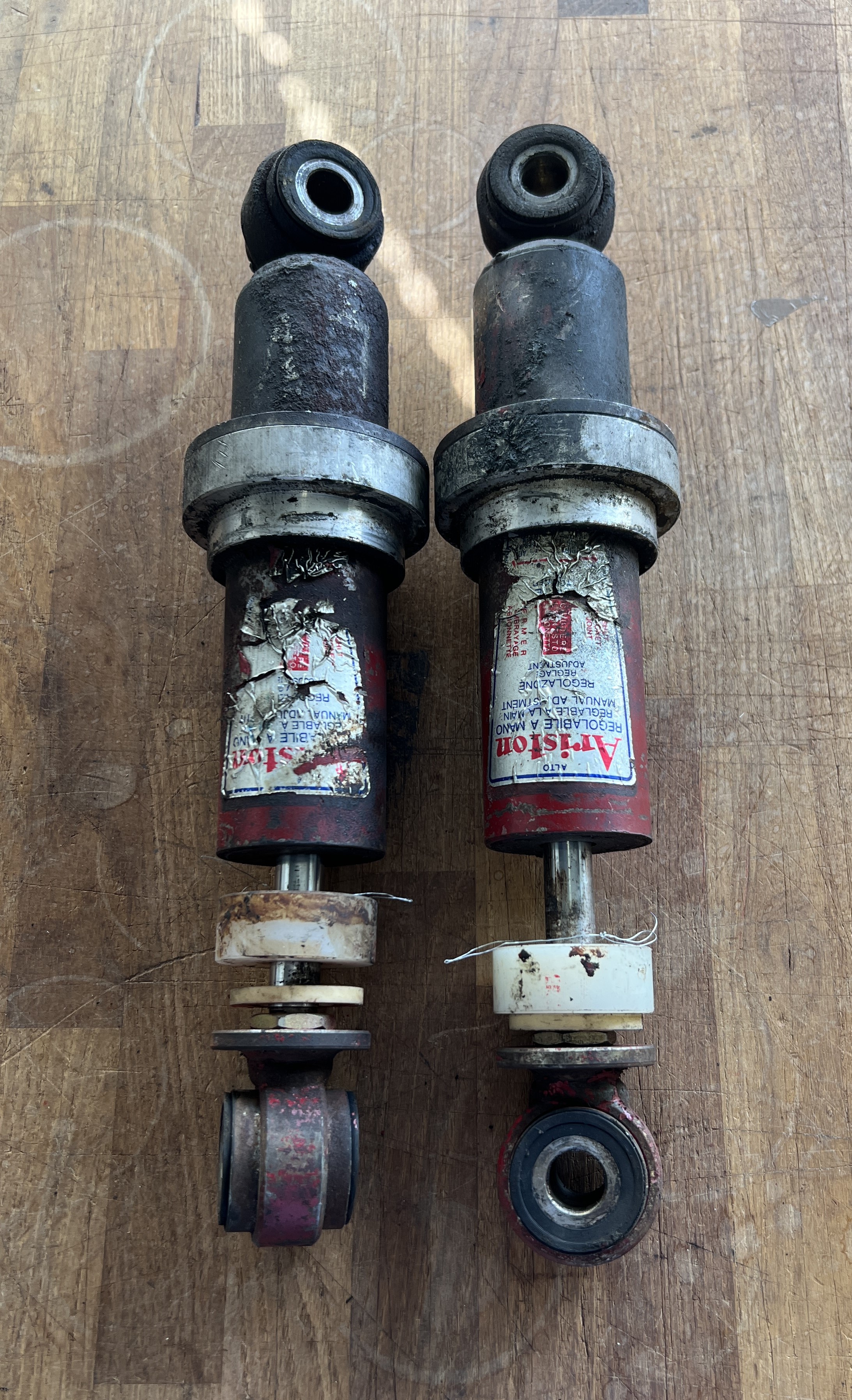 Lamborghini Ariston - Front Shockabsorber Pair / Stoßdämpfer Paar Vorne