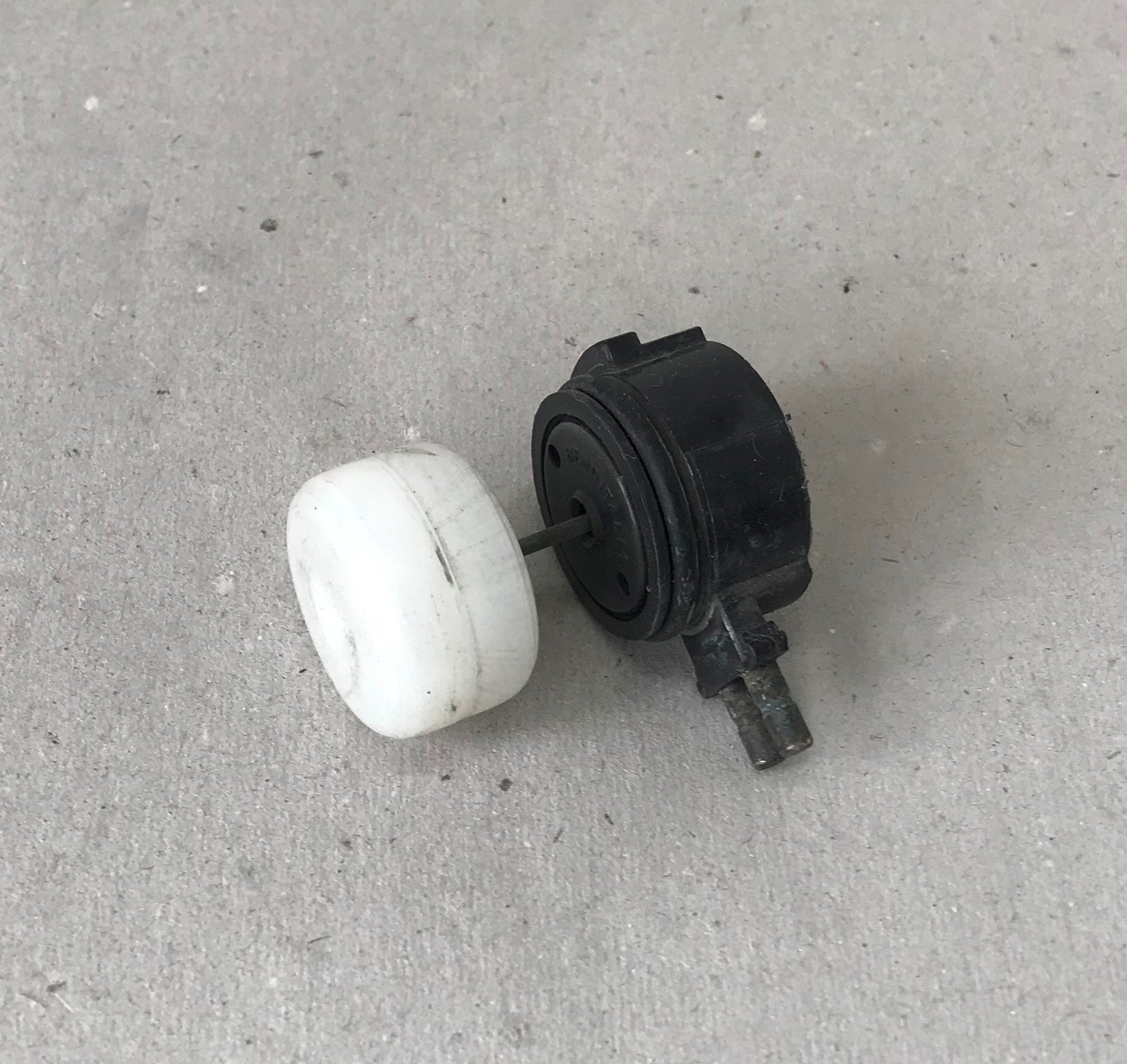 BENDITALIA - Switch for Brakefluid Reservoir / Schalter für Bremsflüssigkeits-Behälter