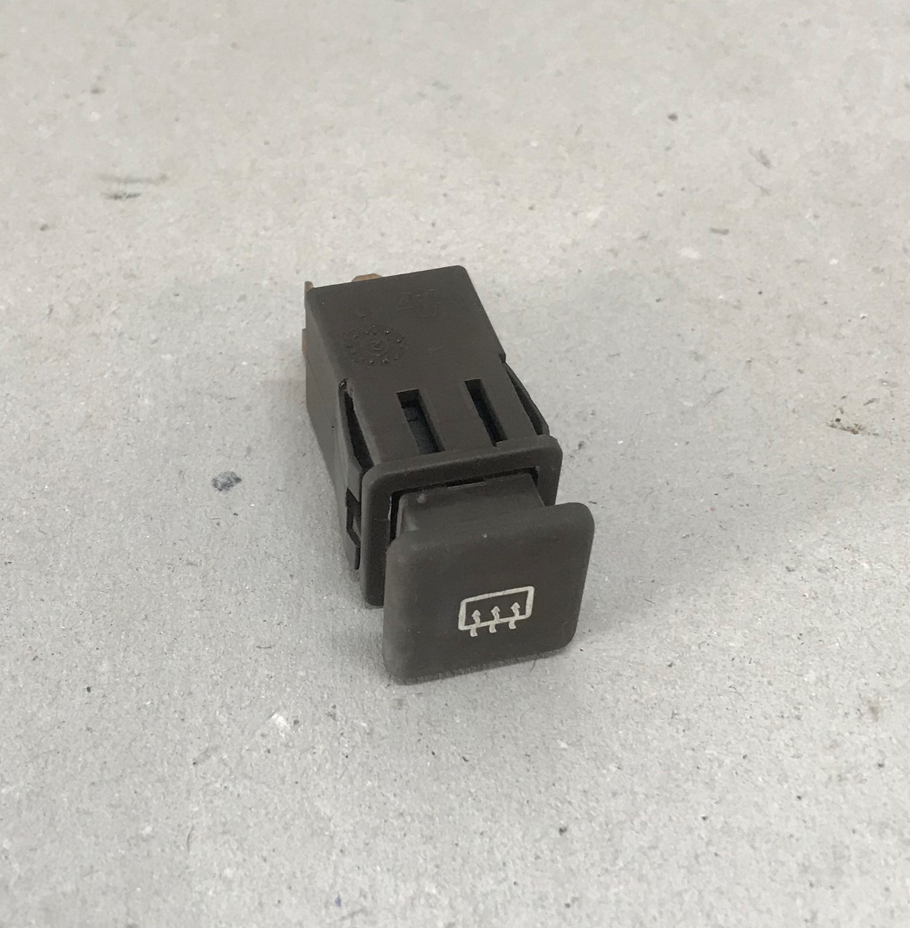 Heated Window Switch / Schalter Heizbare Heckscheibe