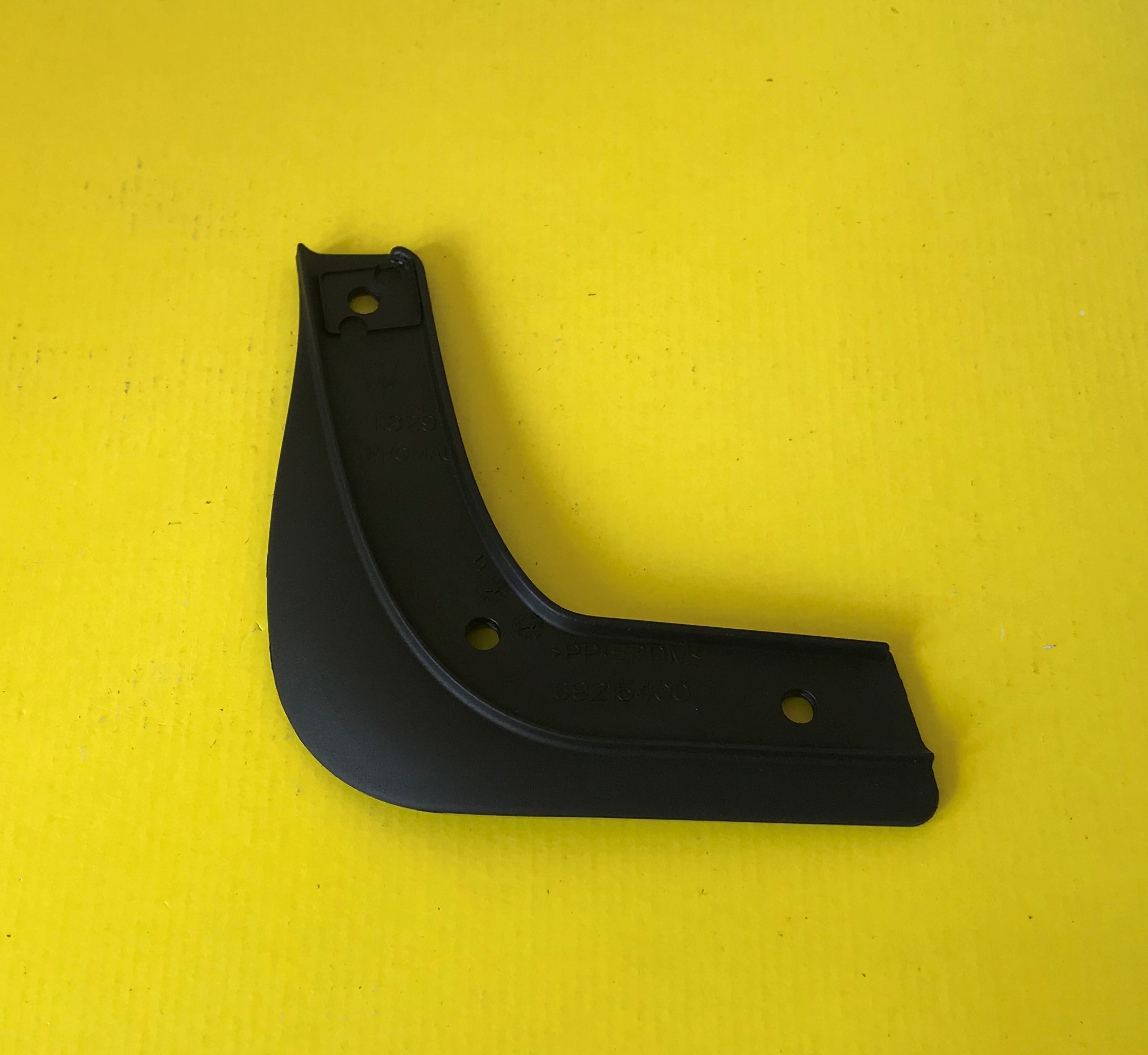 Front Wheelhouse Deflector - Left / Radkasten Verkleidung Abweiser Vorne Links