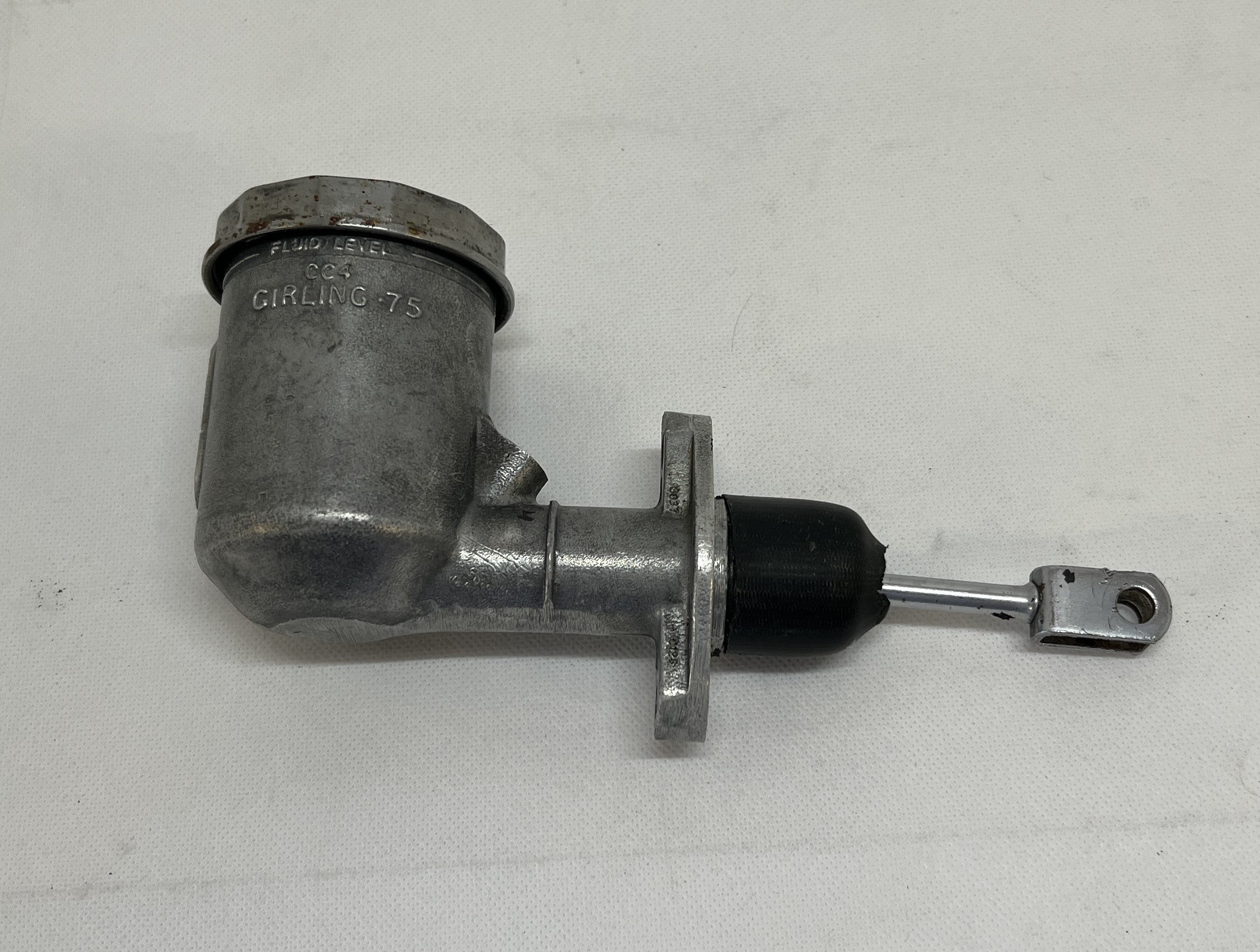 Clutch Master Cylinder with Cap / Kupplungsgeber Zylinder mit Deckel