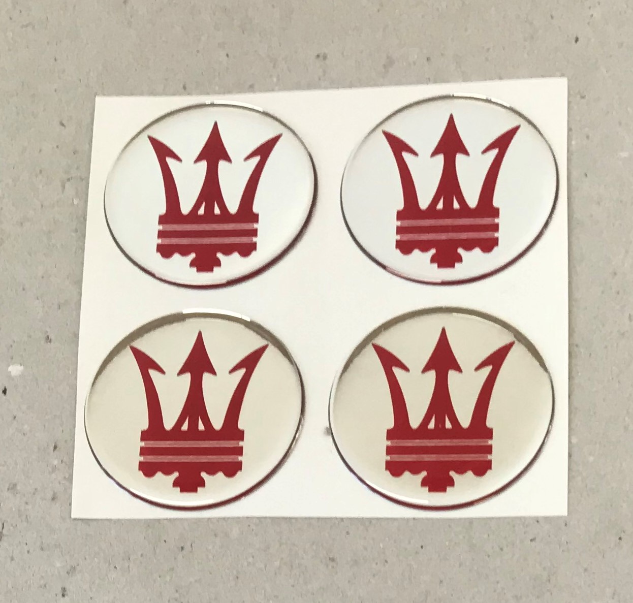 Wheel Rim Cup Sticker with Trident / Aufkleber Nabenkappe mit Dreizack Logo