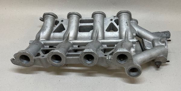 Maserati V8 - Intake Manifold / Ansaugbrücke